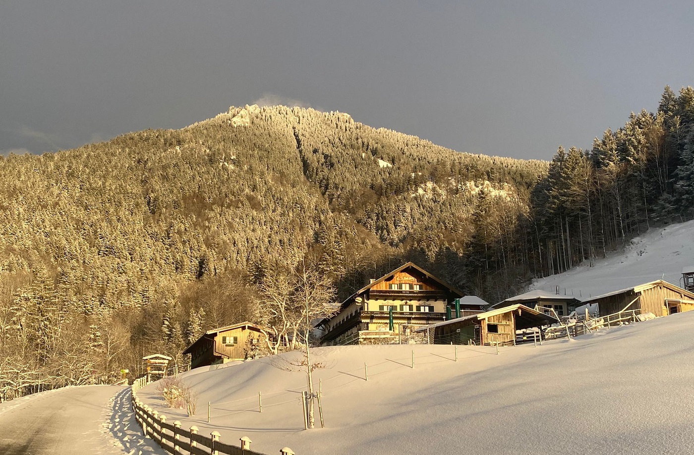 Im Winter in Bayern am Samerberg wandern