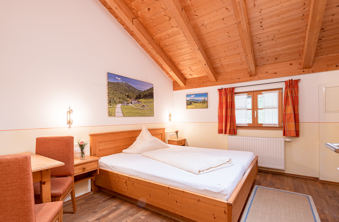 Gemütliches Zimmer im Berggasthof Region Samerberg