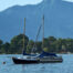 Chiemsee Urlaub Boot fahren mit Bergblick